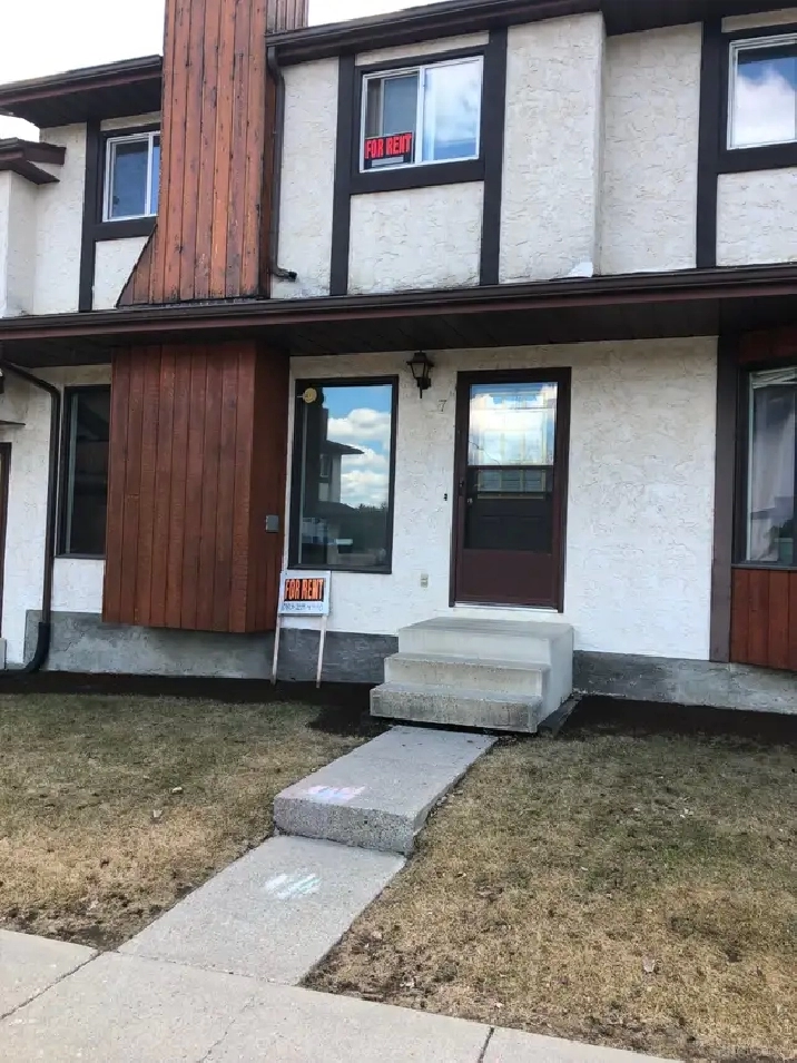 Edson AB For Rent – 3-Bedroom Condo | Available Sept 1 2026