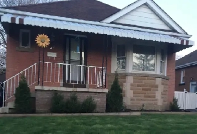 Room for Rent - Walking Distance to Mohawk College