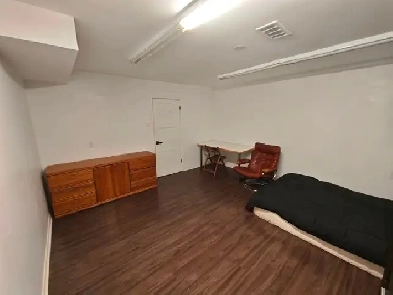Private Large Room for Rent near Royal York Subway