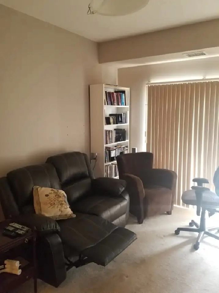 One Bedroom and One bathroom Condo for Rent in Bowmanville