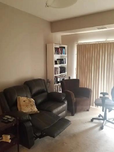 One Bedroom and One bathroom Condo for Rent in Bowmanville