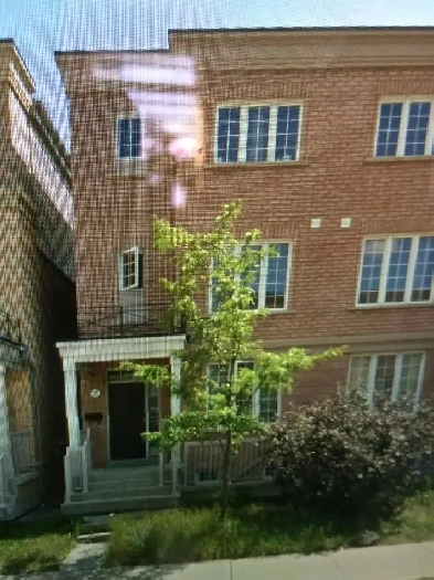 York Univ. village room for rent $600 /mon Sept 1 for F. student