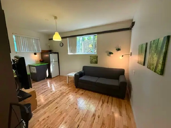 3½ meublé près du métro/furnished near the metro