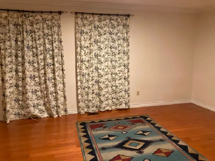 Master Bedroom for Rent Near UTM