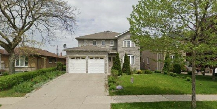 EXCELLENT LOCATION -SPACIOUS HIGH CEILING 3 BEDROOM BASEMENT FOR