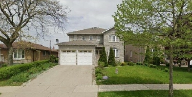 EXCELLENT LOCATION -SPACIOUS HIGH CEILING 3 BEDROOM BASEMENT FOR