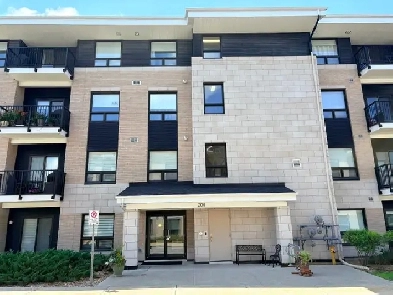 Superb Condo - 200 Winterfell Private
