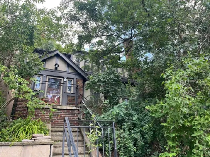 House for rent - 4BR Bloor West Village / Baby Point