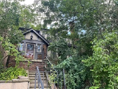 House for rent - 4BR Bloor West Village / Baby Point
