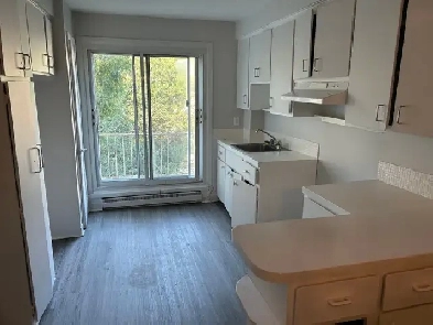 lasalle upper duplex 5 1/2 rent