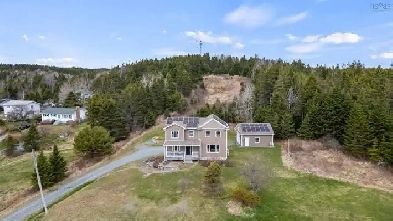 GORGEOUS EASTERN SHORE 3 BED 2.5 BATH | Available Now!