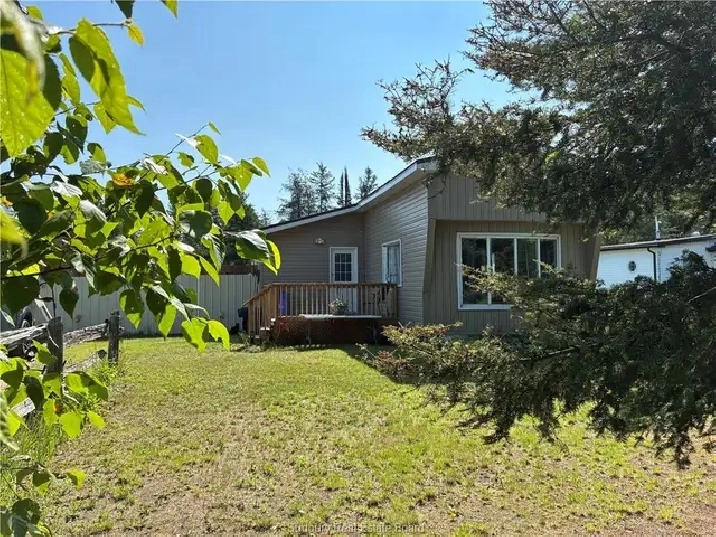 4 Bedroom Mobile Home in Espanola | 2300 Lee Valley Rd #67
