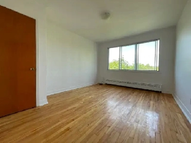 4 1/2 libre rénové tout inclus Rosemont