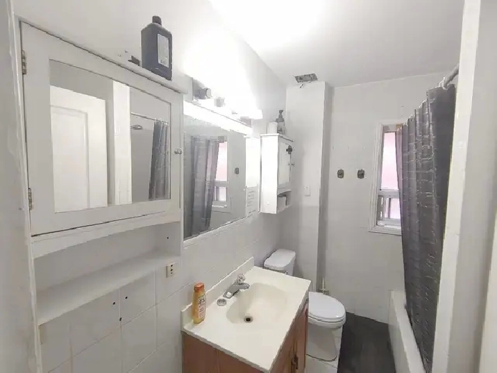 Furnished 1st Flr bedrm Sept 1,near Bloor& Dufferin Subway Statn