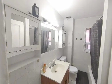 Furnished 1st Flr bedrm Sept 1,near Bloor& Dufferin Subway Statn