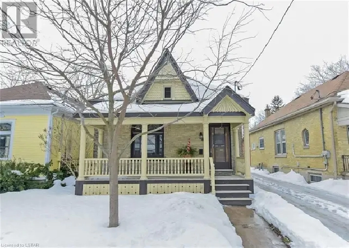 3-BEDROOM HOUSE FOR RENT IN EAST LONDON