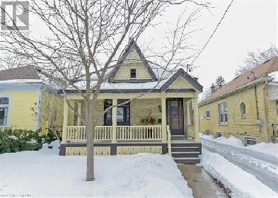 3-BEDROOM HOUSE FOR RENT IN EAST LONDON