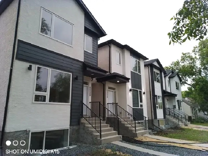 BRAND NEW LUXURY 3-BED 2.5 BATH IN PEMBINA — CLOSE TO U OF M
