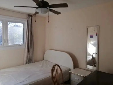 Available Now, Upstairs Bedroom in Lorne Park, all included