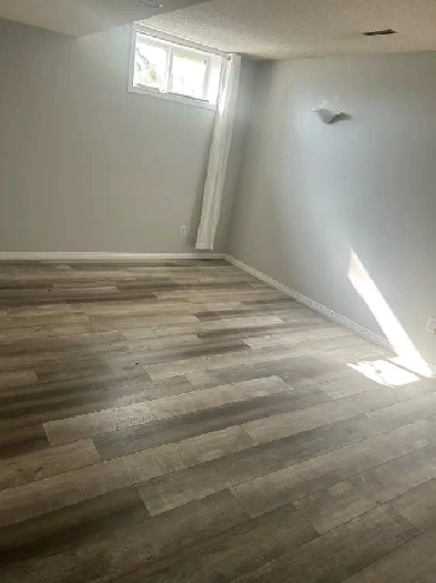 one bedroom legal basement in temple NE
