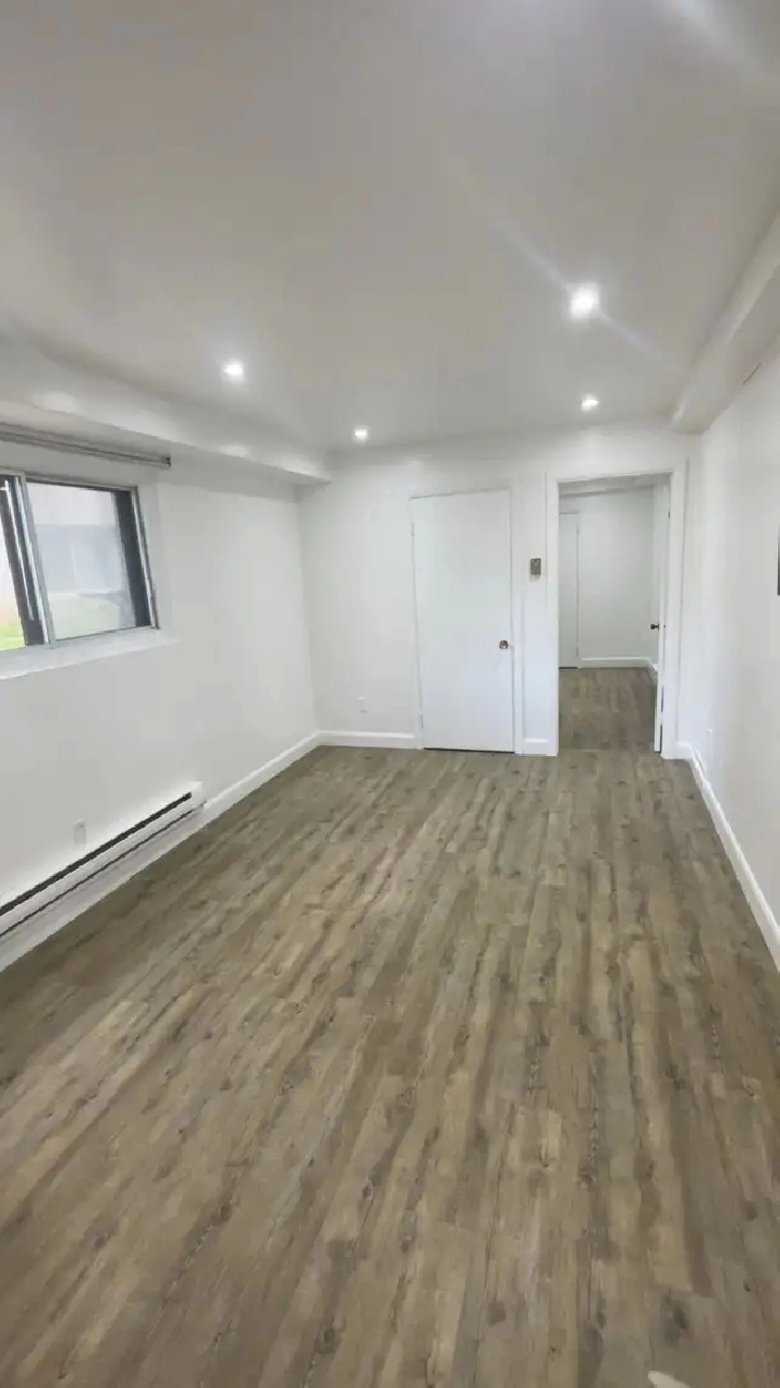 Beautifully Renovated 2½ Apartment for Rent - 900$