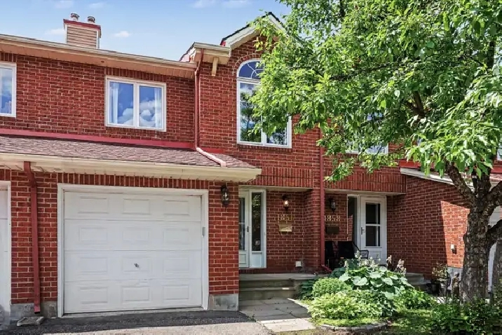 Upgraded 3bdrm townhome with fin. bsmt - no rear neighbours