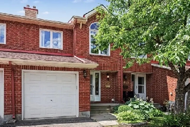 Upgraded 3bdrm townhome with fin. bsmt - no rear neighbours