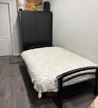 A shared, furnished room for rent in Mississauga