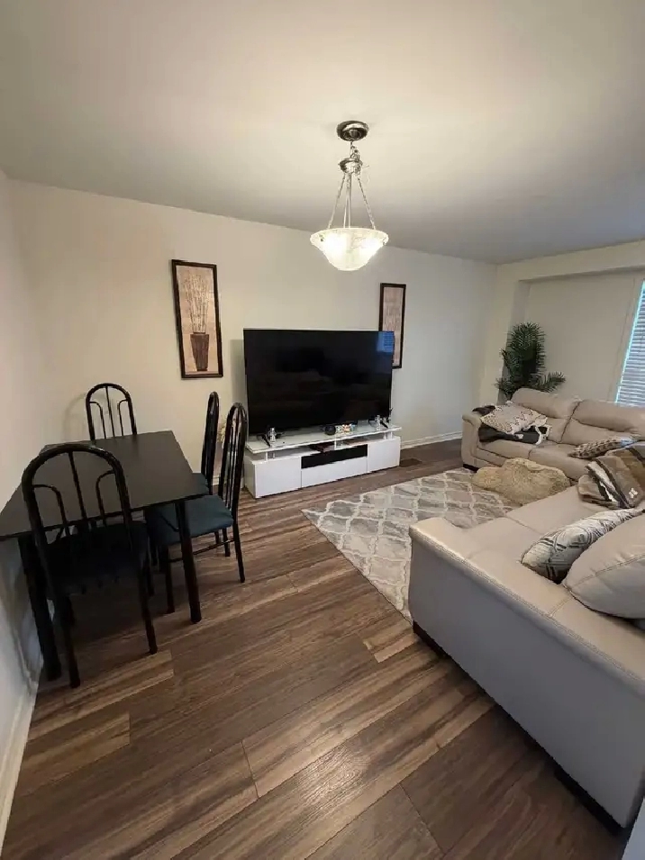 3 BEDROOM HOUSE3 BEDROOM HOUSE RENTAL IN BRAMPTON / Mississauga