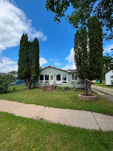 170 PINE CRES.,OPEN HOUSE SATURDAY 12-2:00
