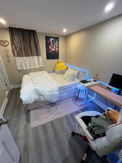 MASTER BEDROOM WITH ATTACHED WASHROOM AVAILABLE IN MISSISSAUGA