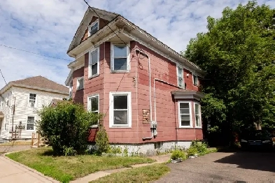 Newly Renovated 2-Bedroom Apartment for Rent – 9 Victoria St., T