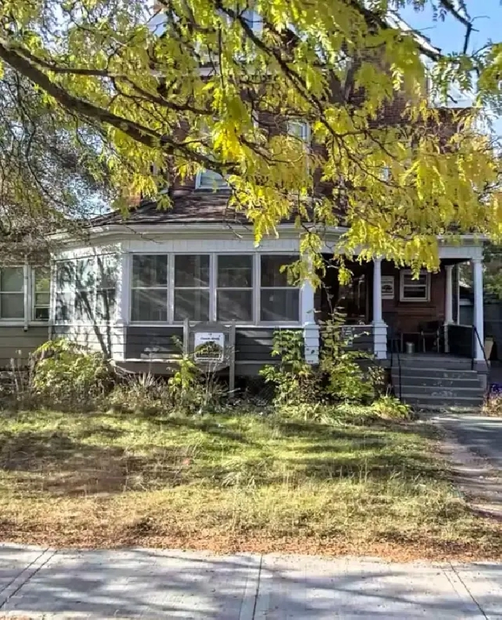 Brantford room for rent near WLU