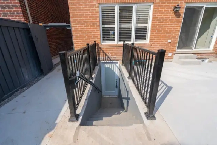 1 bed den, 1 bath basement unit at NW Brampton for rent $1850/M