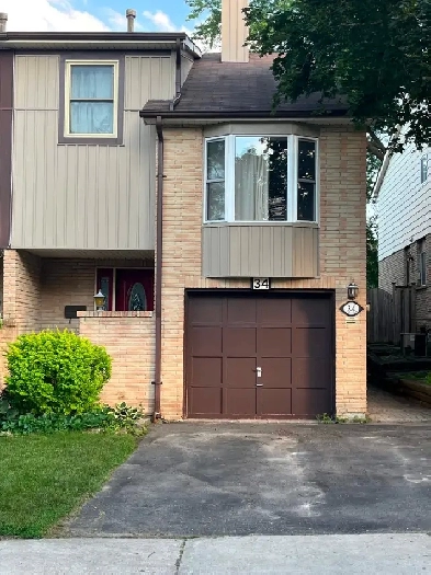 Markham 4   1 bedrooms with separate entrance basement apartment