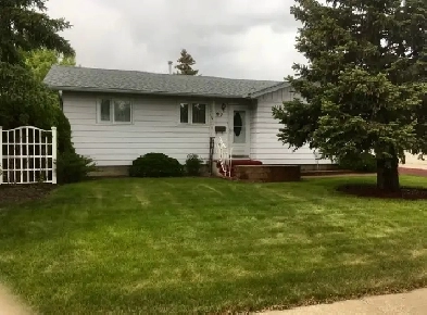 House for Rent 22 Dumont Cres. in Nutana Park (Eastside)