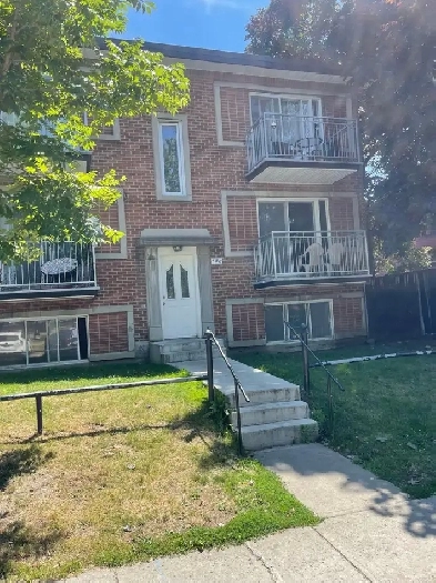 4 1/2 a louer a Lachine (St Pierre)