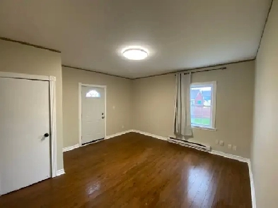 Oshawa, bright,  main floor, legal bachelor apartment $1499