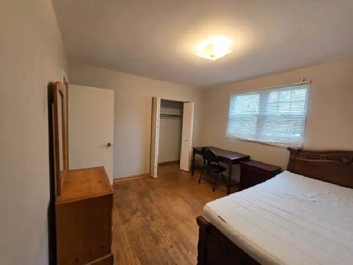 Private Furnished bedroom 401/404 Sheppard/Pharmacy/Finch Sep 1