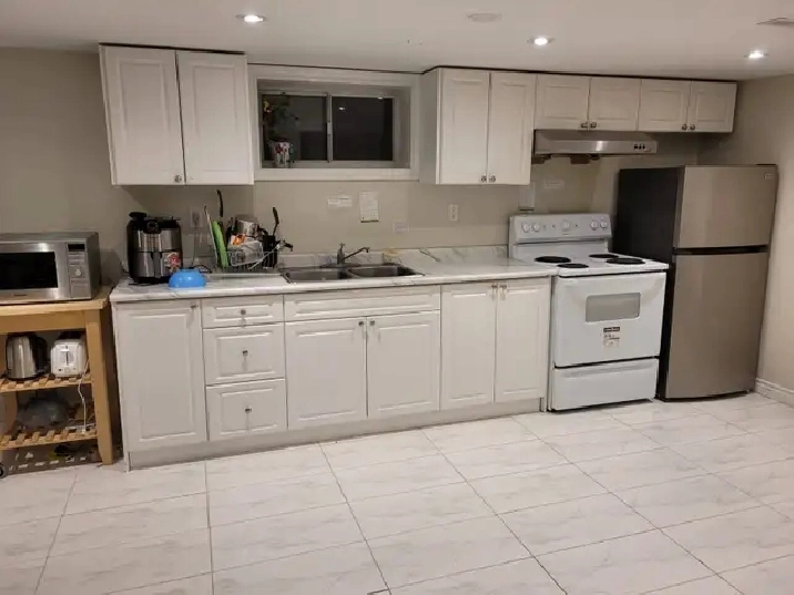 Private room with private bathroom, Bathurst and Finch area
