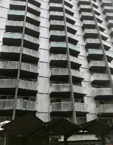STUDIO APT Lease Transfer 3440 Rue Durocher! Feb until Sep .