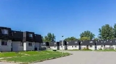 4 Bedroom Townhouse with Front Patio & Backyard OPEN HOUSE