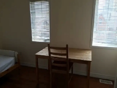 room for rent at York University village