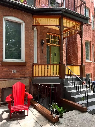 1 Bedroom Victorian house big backyard and walk-