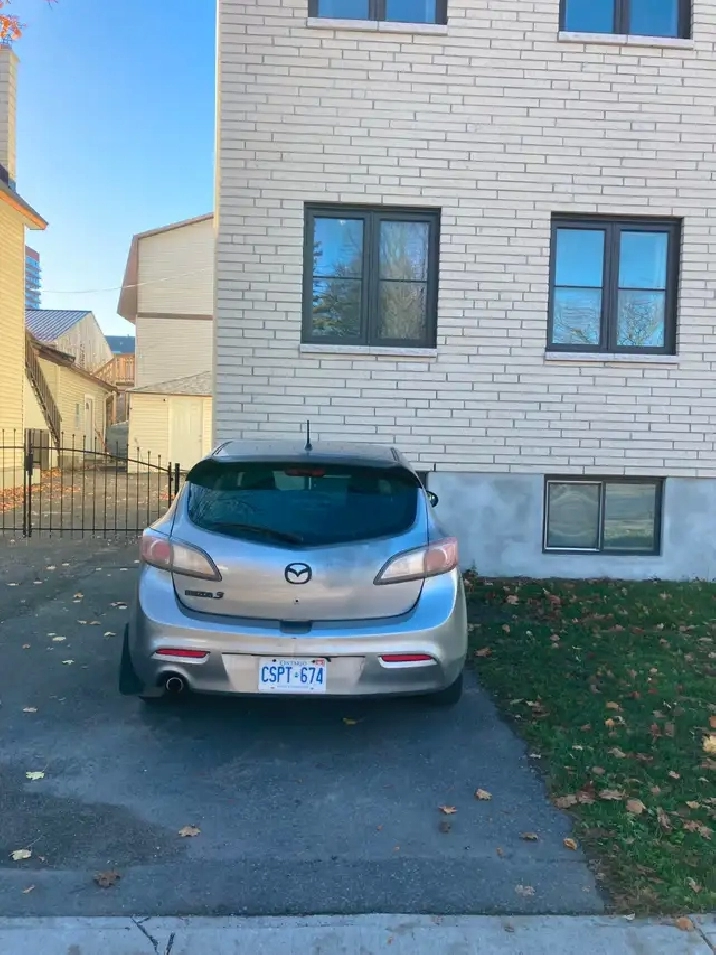 outdoor parking spot in downtown Ottawa for rent