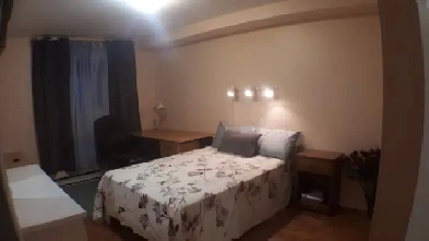Chambre meublée non-fum.1 coloc-25 08-800$-métro, plaza, 2 parcs