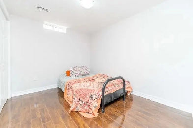 2 bedroom Basement available from 1st Sep @ Hurontario & William