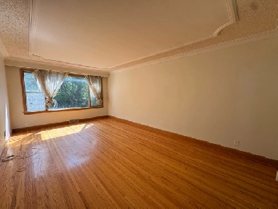 4Bed 2.5Bath House For Rent In Sir John Franklin