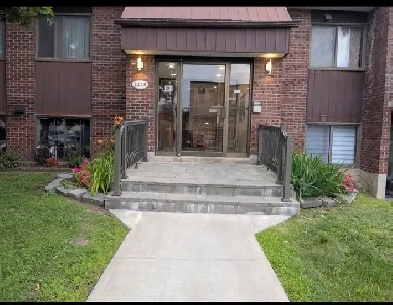 Grand 41/2 à Laval