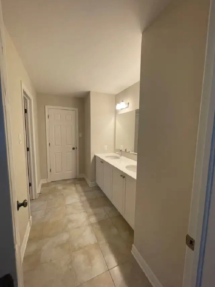 Large beautiful room renting in riverside south Summerhill area